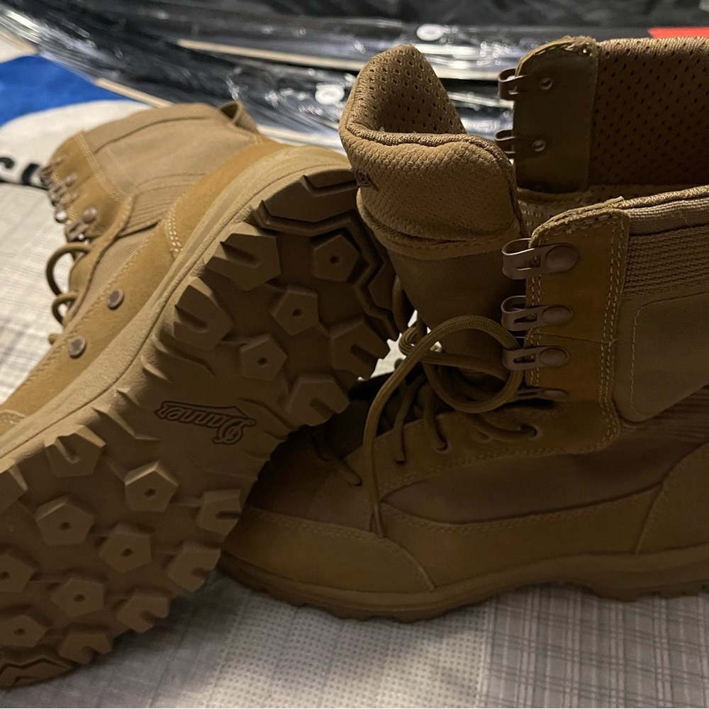 Danner Army boots. Size 9. Brand New!